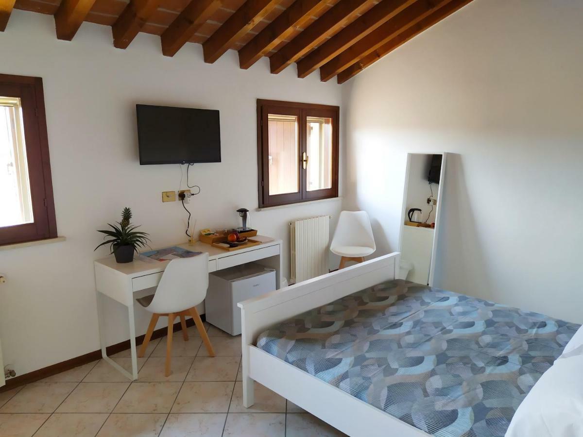 Carducci 49 Hotel Mantova Kültér fotó