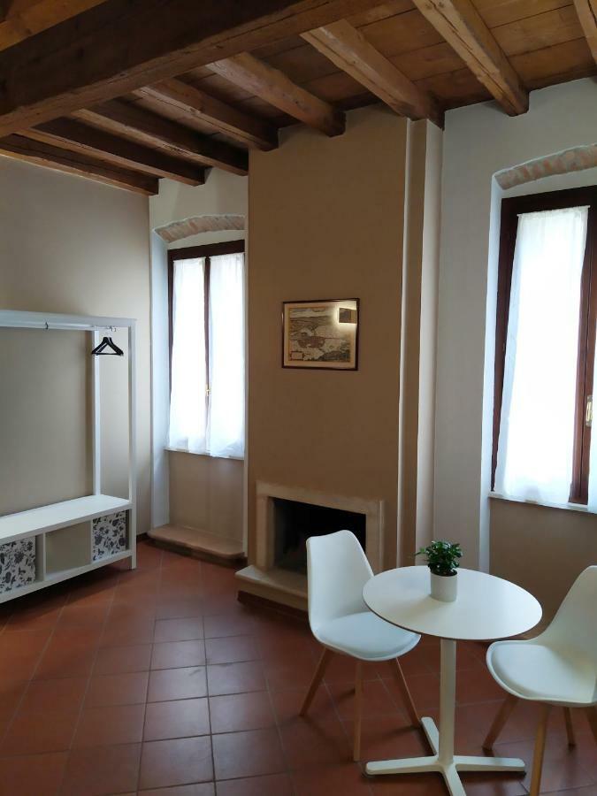 Carducci 49 Hotel Mantova Kültér fotó